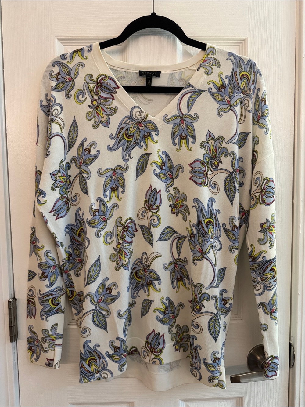 ESCADA Floral V Neck Knit Sweater Size Small